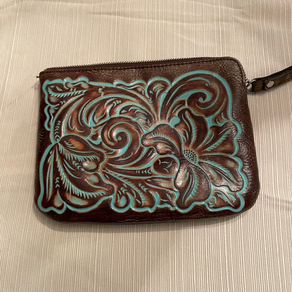 Wristlet - Picture 1 of 4